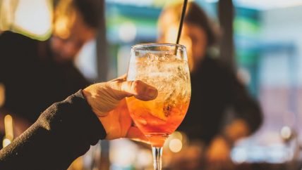 hire a bartender Noosa